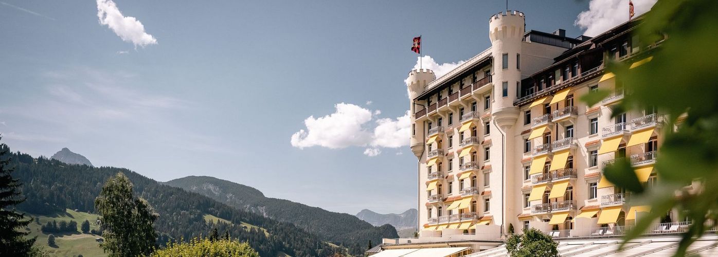 Gstaad Palace im Sommer